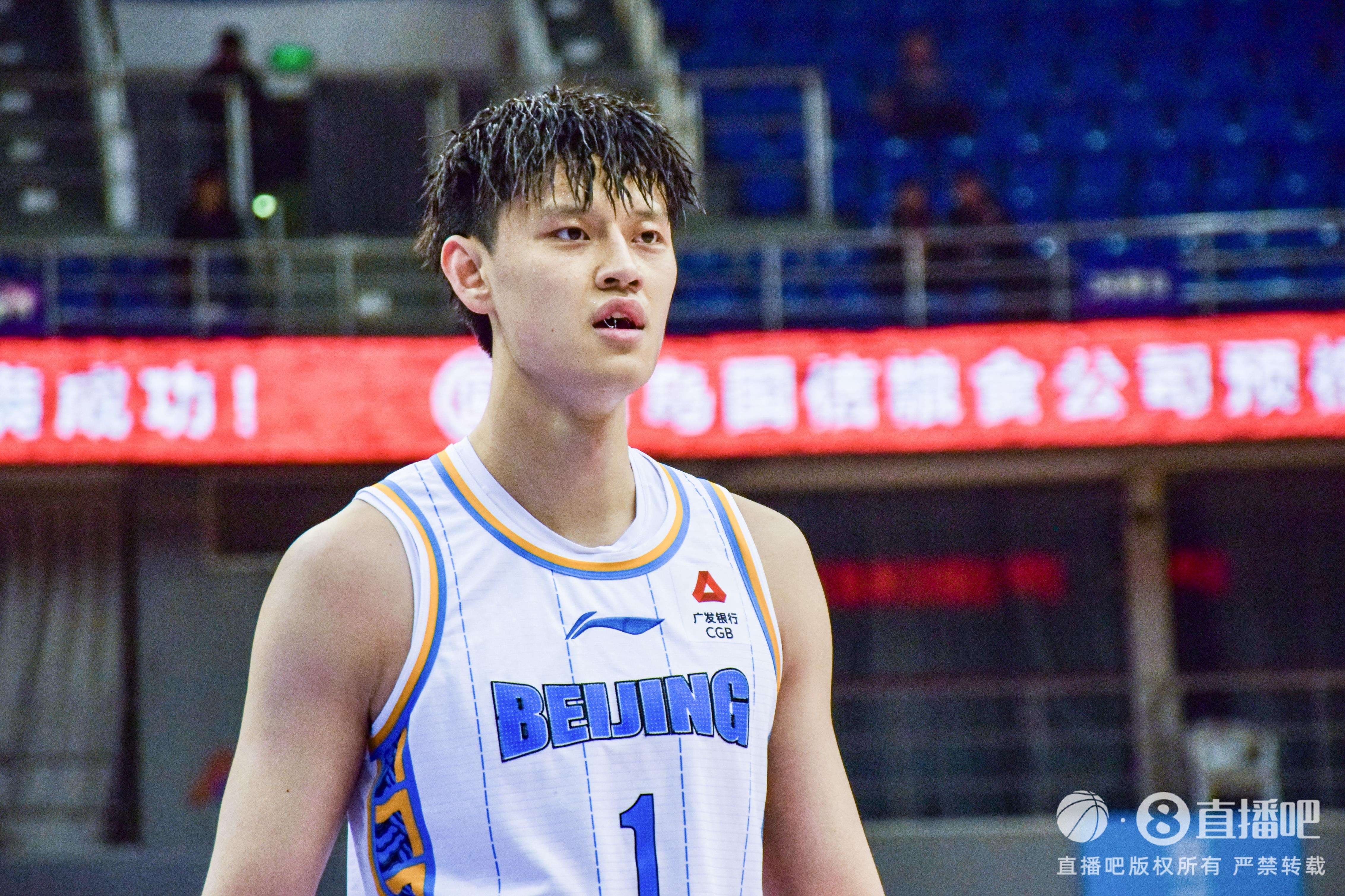 7次大帽相當(dāng)炸裂！曾凡博替補(bǔ)砍16分7板7帽 大帽絕殺遼寧！